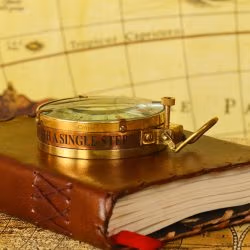 Magnifying Map Reader Spencer Compass |Shiny Brass, Needle Stop | Collector's Gift & Wooden Box - Image 3