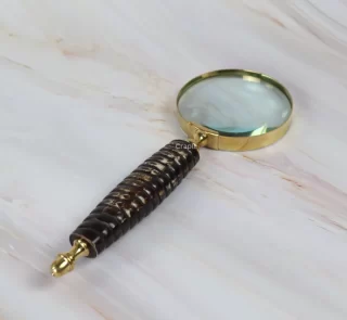 Handheld Magnifying Glass