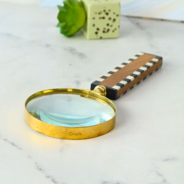 Golden Magnifier Vintage Elegance and Crystal-Clear Magnification (2) Golden Magnifier Vintage Elegance and Crystal-Clear Magnification - Image 2