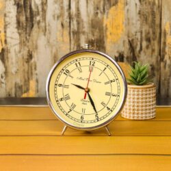 Beautiful Design Desk Clock