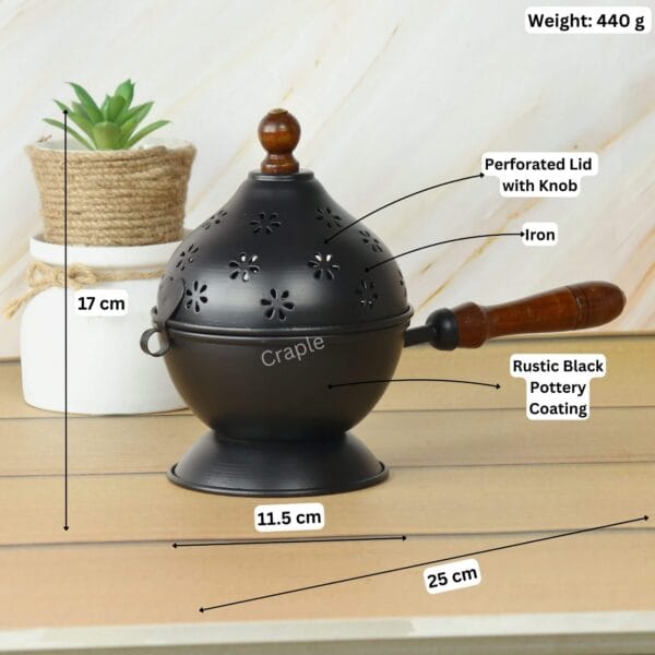 Image of the iron Loban Dani with dimensions: 17 cm height, 25 cm total length, and 440g weight.