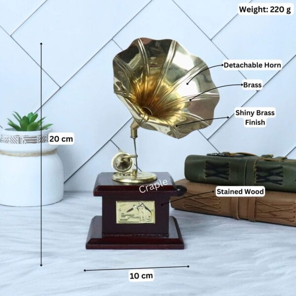 Image of the decorative gramophone with dimensions: 20 cm height, 10 cm width, and 220g weight.
