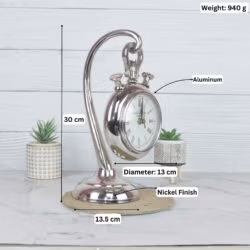 Product image of the hanging clock with labeled dimensions: 30 cm height, 13.5 cm base, and 940g weight.