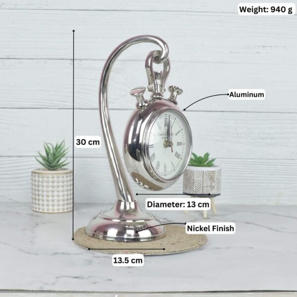 Product image of the hanging clock with labeled dimensions: 30 cm height, 13.5 cm base, and 940g weight.
