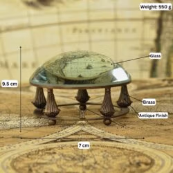 Image of the brass dome magnifier and stand with labeled dimensions: 9.5 cm height, 7 cm width, and 550g weight.