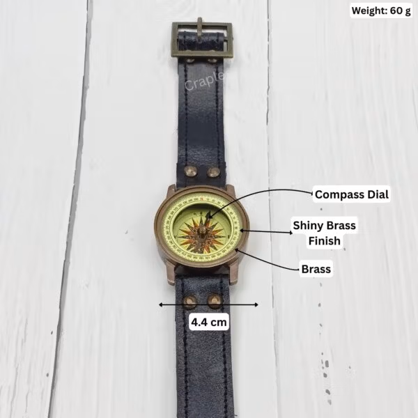 Antique brass wrist compass laid flat with its dimensions labeled, showing a 4.4 cm case width and 60g weight.