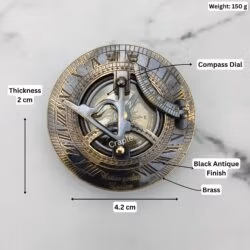 Black antique brass sundial compass with its dimensions labeled, showing a 4.2 cm diameter, 2 cm thickness, and 150g weight.