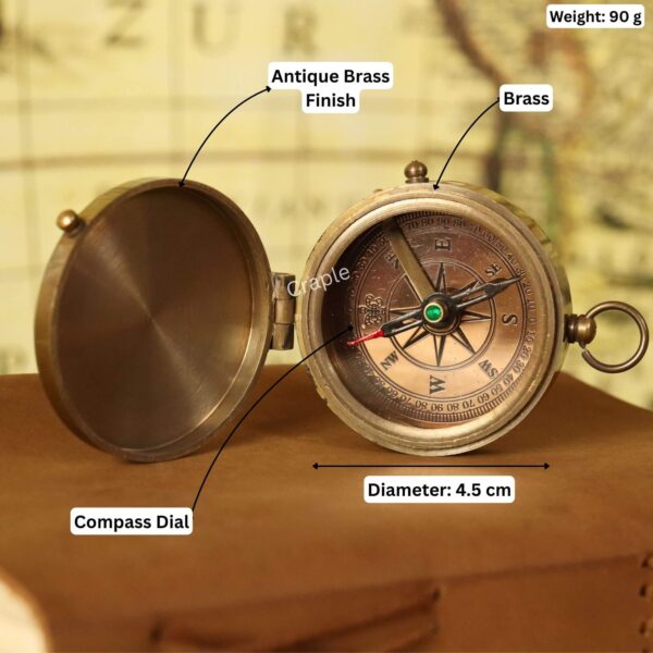 Antique brass pocket compass with its specifications labeled: 4.5 cm diameter and 90g weight.