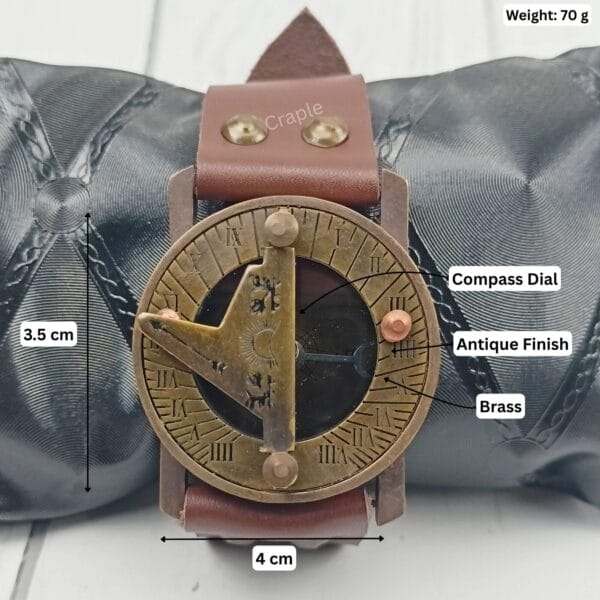Brass wrist sundial showing its dimensions, with a 4 cm case width, 3.5 cm height, and 70g weight.